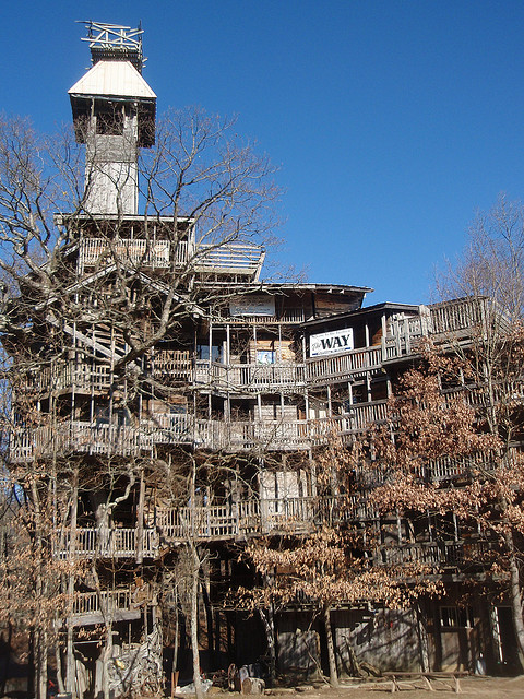 largest treehouse in the world